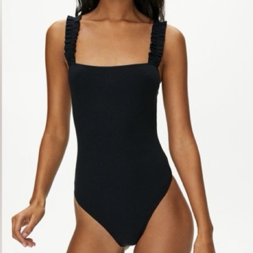 Aritzia Sunday Best Firecracker Bodysuit